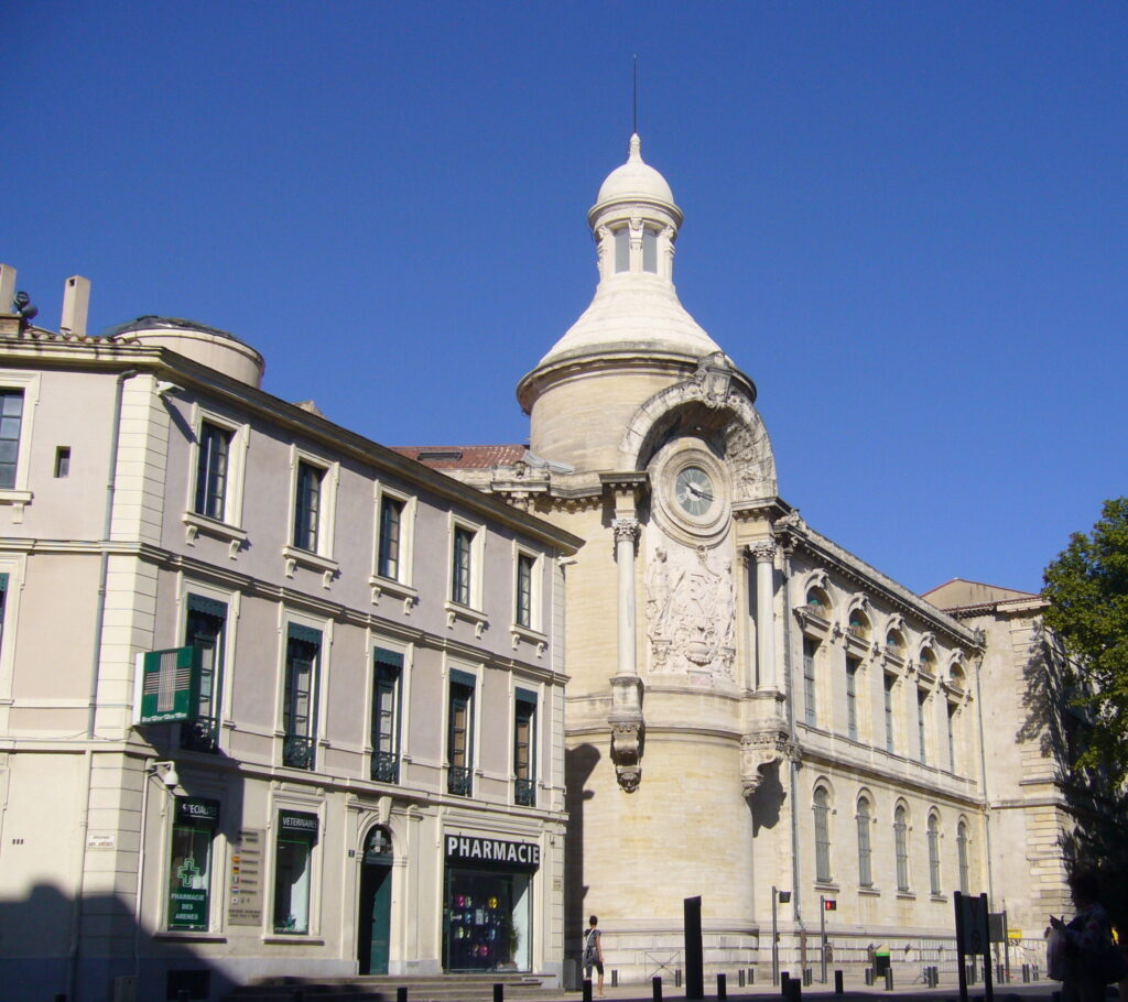 monument dans nimes